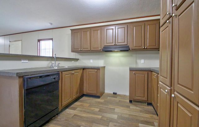 2786 HWY 2027, Campton, KY 41301