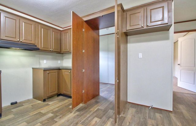 2786 HWY 2027, Campton, KY 41301