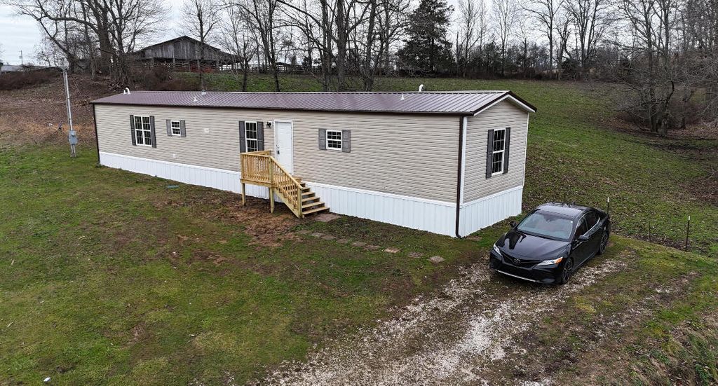 2786 HWY 2027, Campton, KY 41301