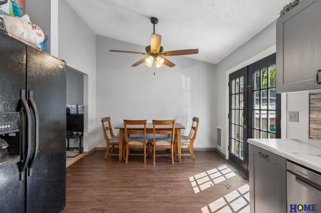 304 Flint Circle, Papillion, NE 68046