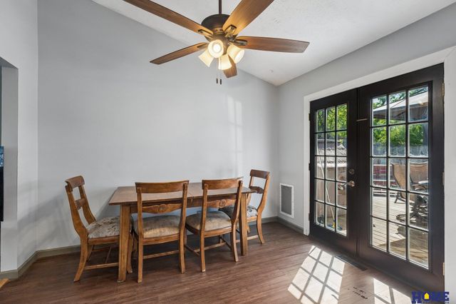 304 Flint Circle, Papillion, NE 68046