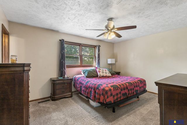 304 Flint Circle, Papillion, NE 68046