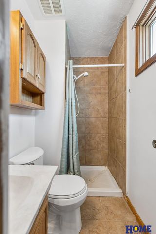 304 Flint Circle, Papillion, NE 68046