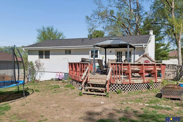 304 Flint Circle, Papillion, NE 68046