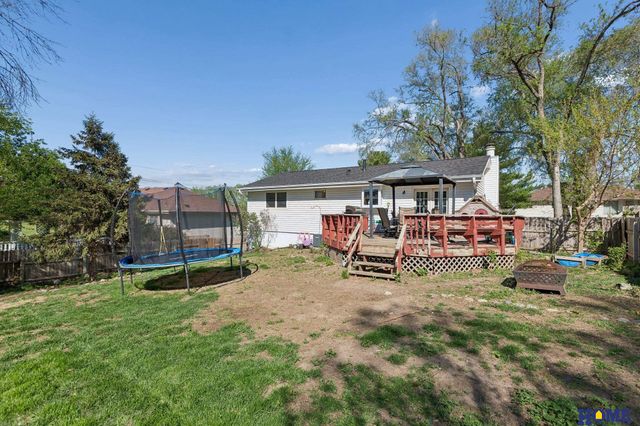 304 Flint Circle, Papillion, NE 68046