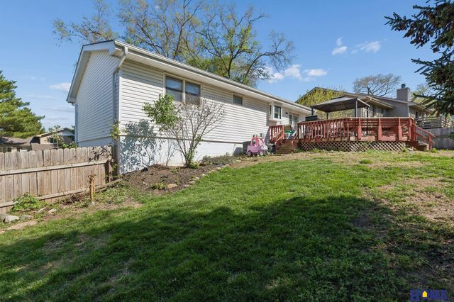 304 Flint Circle, Papillion, NE 68046