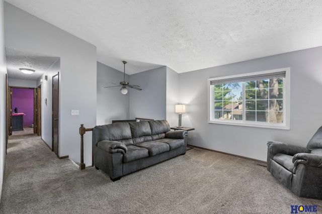 304 Flint Circle, Papillion, NE 68046