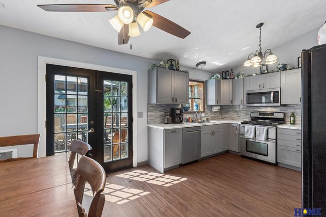 304 Flint Circle, Papillion, NE 68046