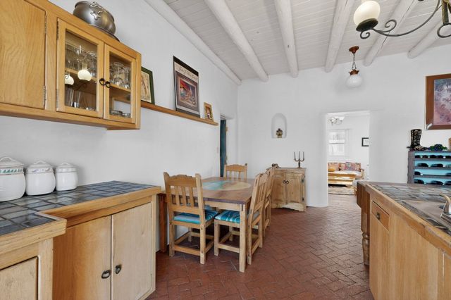 442 Los Pinos Road, Santa Fe, NM 87507