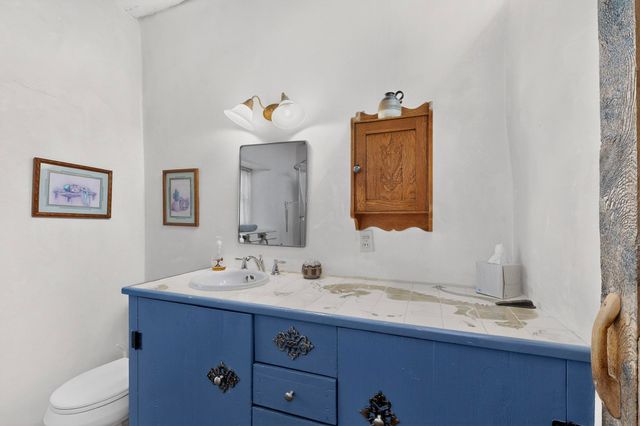 442 Los Pinos Road, Santa Fe, NM 87507