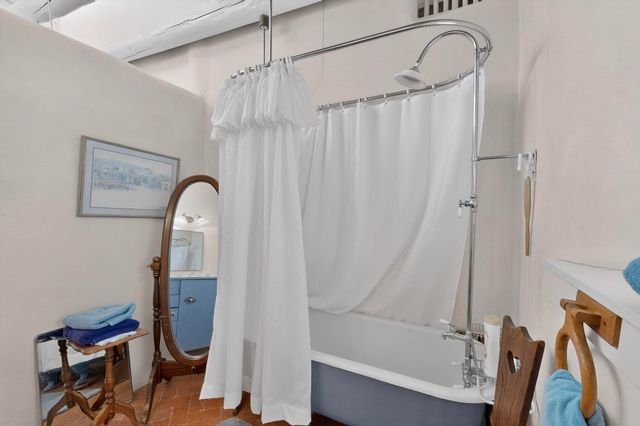 442 Los Pinos Road, Santa Fe, NM 87507