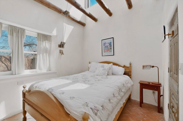 442 Los Pinos Road, Santa Fe, NM 87507