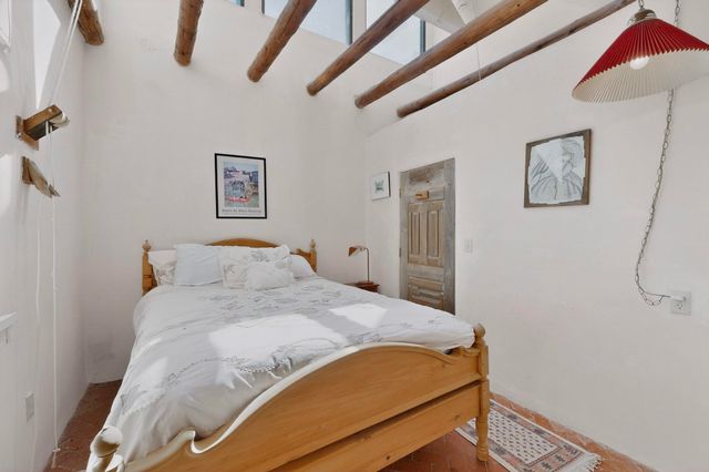 442 Los Pinos Road, Santa Fe, NM 87507