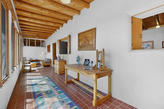 442 Los Pinos Road, Santa Fe, NM 87507