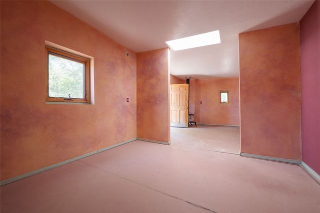 442 Los Pinos Road, Santa Fe, NM 87507