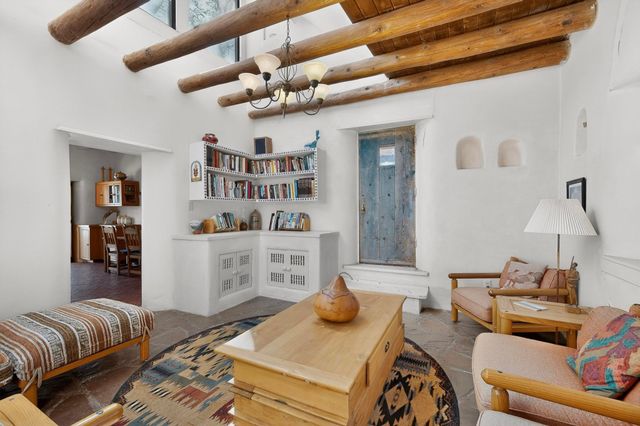 442 Los Pinos Road, Santa Fe, NM 87507