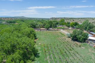 442 Los Pinos Road, Santa Fe, NM 87507