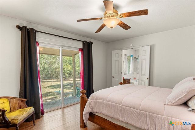 220 Clydesdale Drive, Dale, TX 78616