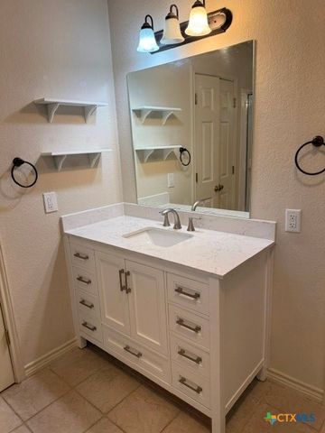 220 Clydesdale Drive, Dale, TX 78616