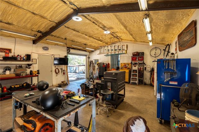 220 Clydesdale Drive, Dale, TX 78616