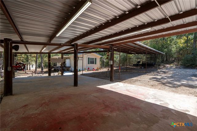 220 Clydesdale Drive, Dale, TX 78616