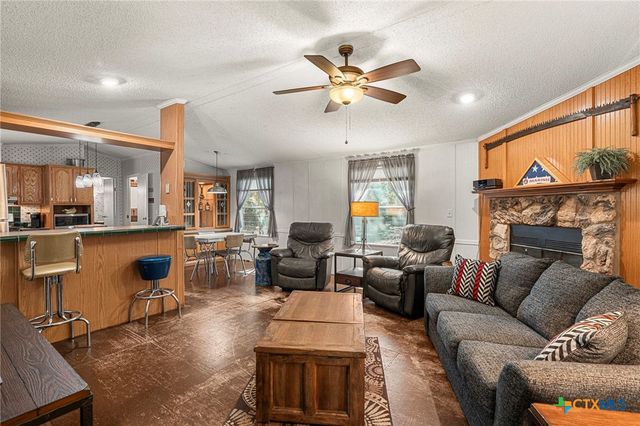 220 Clydesdale Drive, Dale, TX 78616