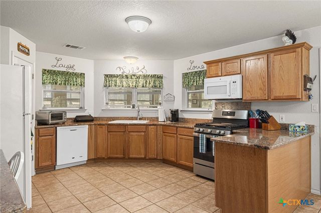 220 Clydesdale Drive, Dale, TX 78616