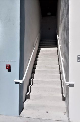 2555 NE 193rd St 2204, Miami, FL 33180