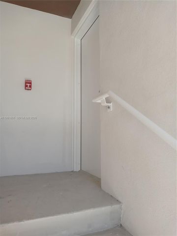 2555 NE 193rd St 2204, Miami, FL 33180