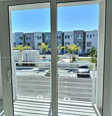 2555 NE 193rd St 2204, Miami, FL 33180