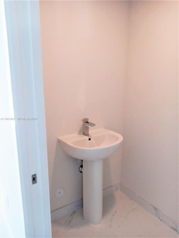 2555 NE 193rd St 2204, Miami, FL 33180