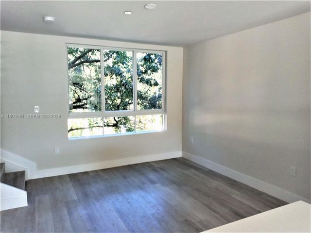 2555 NE 193rd St 2204, Miami, FL 33180