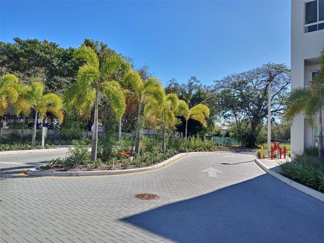 2555 NE 193rd St 2204, Miami, FL 33180