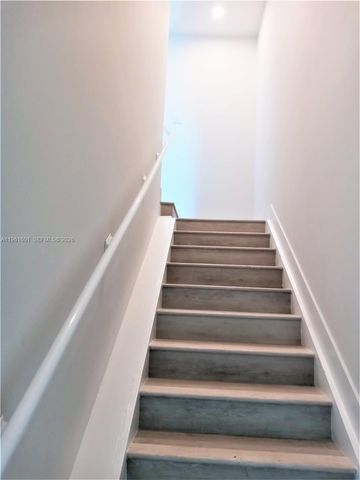 2555 NE 193rd St 2204, Miami, FL 33180