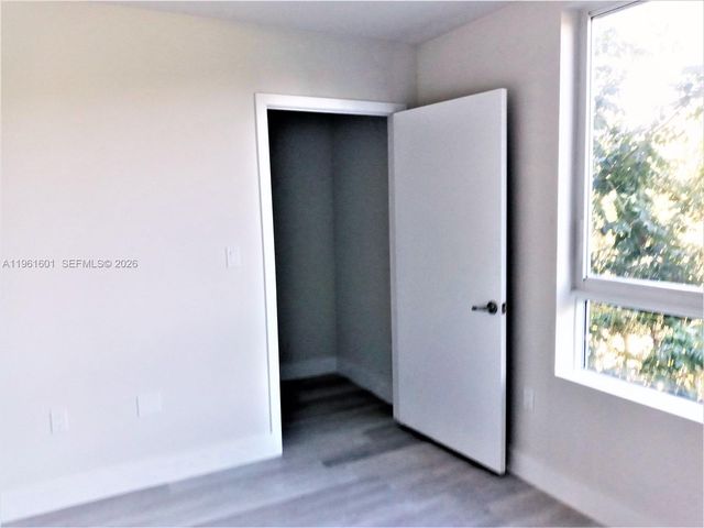 2555 NE 193rd St 2204, Miami, FL 33180