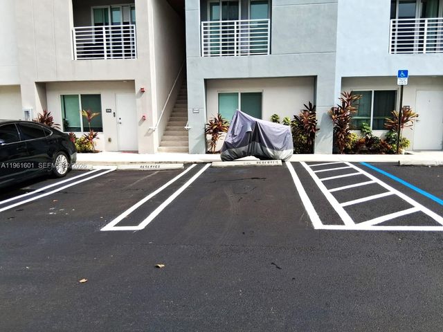 2555 NE 193rd St 2204, Miami, FL 33180