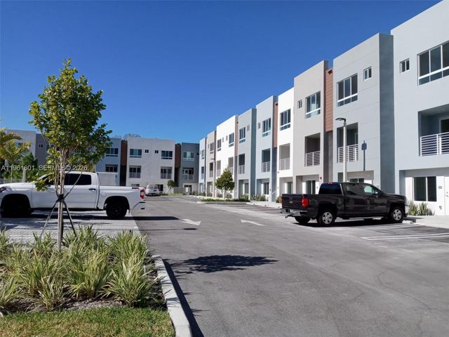 2555 NE 193rd St 2204, Miami, FL 33180