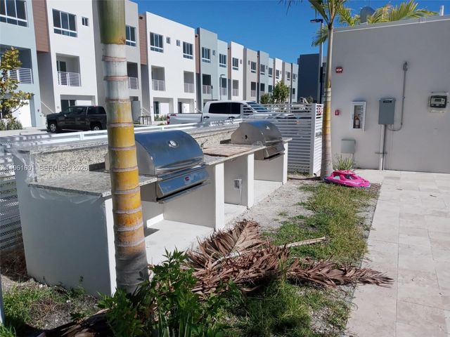 2555 NE 193rd St 2204, Miami, FL 33180