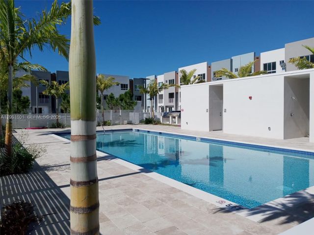 2555 NE 193rd St 2204, Miami, FL 33180