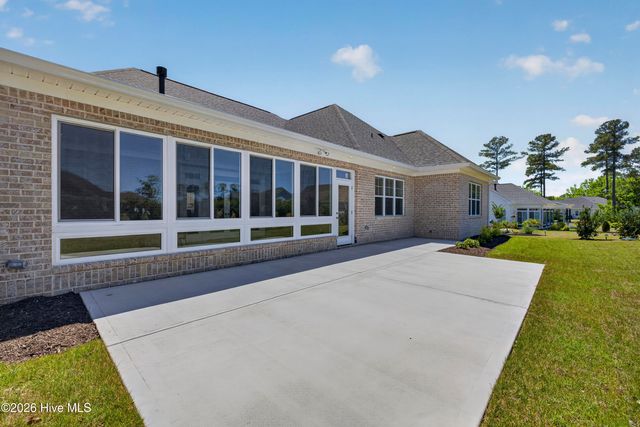 2556 E Timber Crest Drive NE, Leland, NC 28451