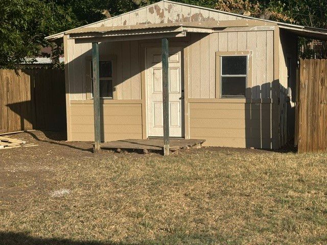 111 Freeman Street, Terrell, TX 75160