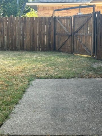 111 Freeman Street, Terrell, TX 75160