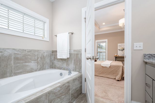1222 Matheus Dr, Murfreesboro, TN 37128