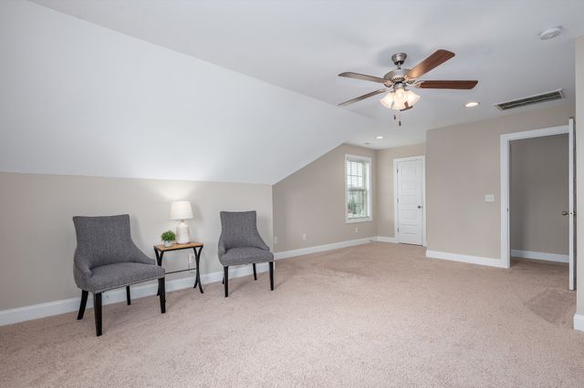 1222 Matheus Dr, Murfreesboro, TN 37128