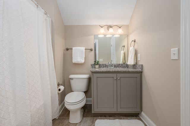 1222 Matheus Dr, Murfreesboro, TN 37128