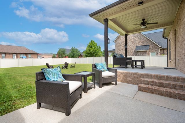 1222 Matheus Dr, Murfreesboro, TN 37128