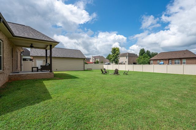 1222 Matheus Dr, Murfreesboro, TN 37128