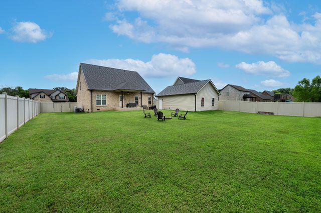 1222 Matheus Dr, Murfreesboro, TN 37128