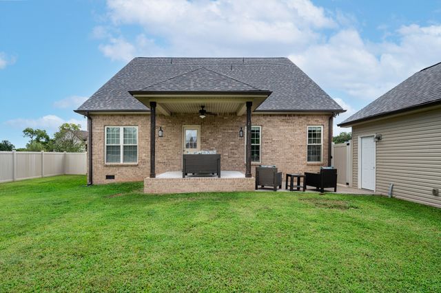 1222 Matheus Dr, Murfreesboro, TN 37128