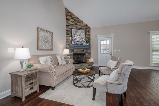 1222 Matheus Dr, Murfreesboro, TN 37128